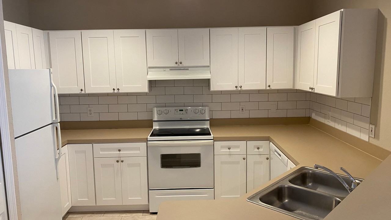 2625 Legacy Villas Drive - Photo 6 of 41