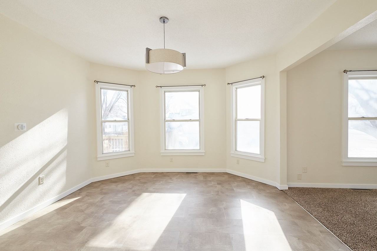 827 9th St Sw - Photo 3 of 32