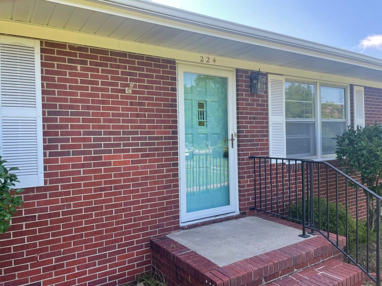 224 Wood Dale Dr - Photo 2 of 21