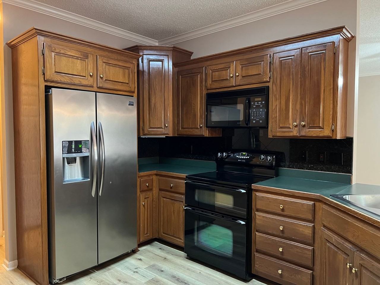 2406 Oakbrook - Photo 7 of 27