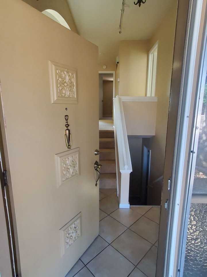 1566 Greenbriar Blvd - Photo 3 of 50