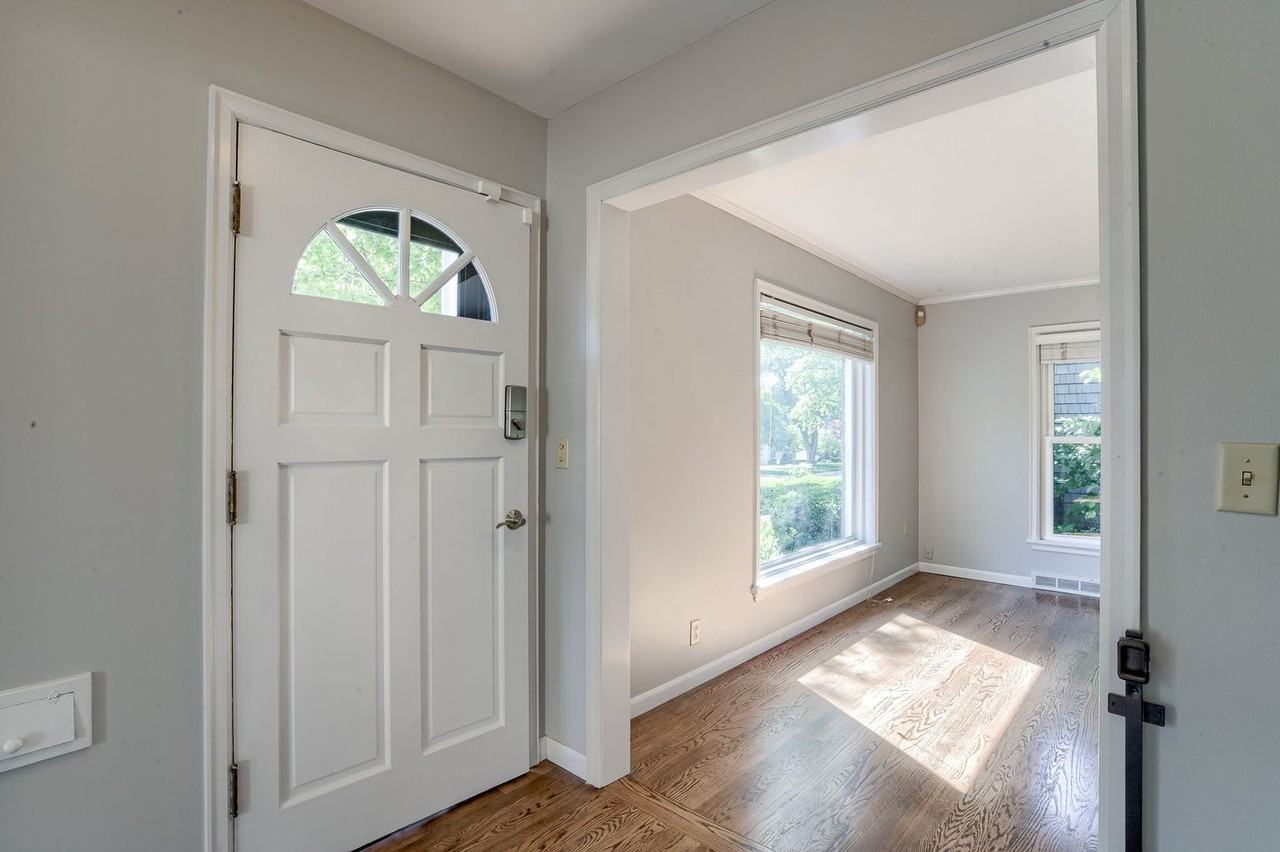 428 N 61st St - Photo 2 of 23