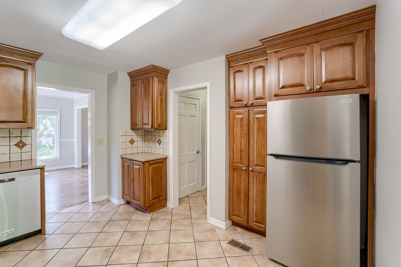 428 N 61st St - Photo 7 of 23