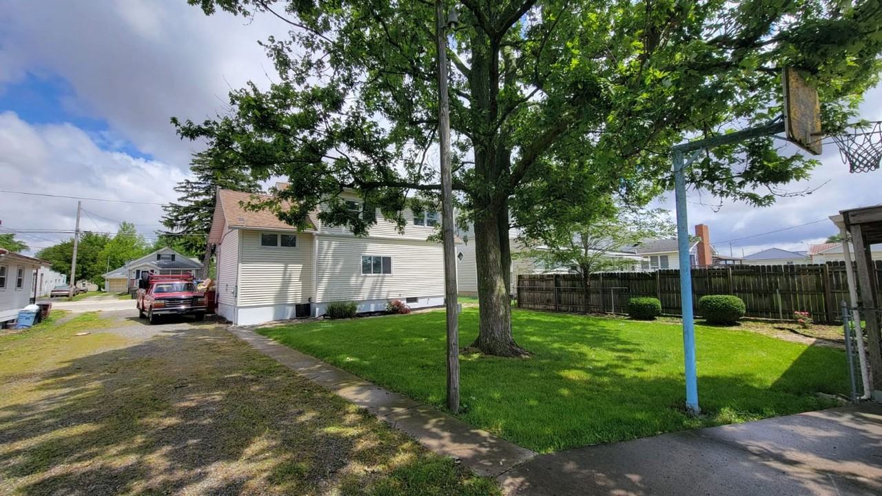 238 E Main St - Photo 2 of 4