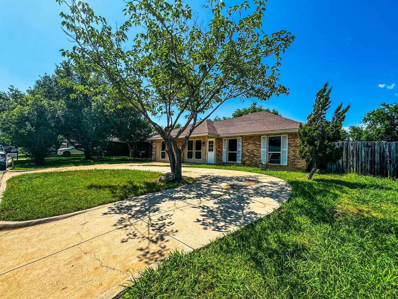 119 Liesa St - Photo 2 of 19