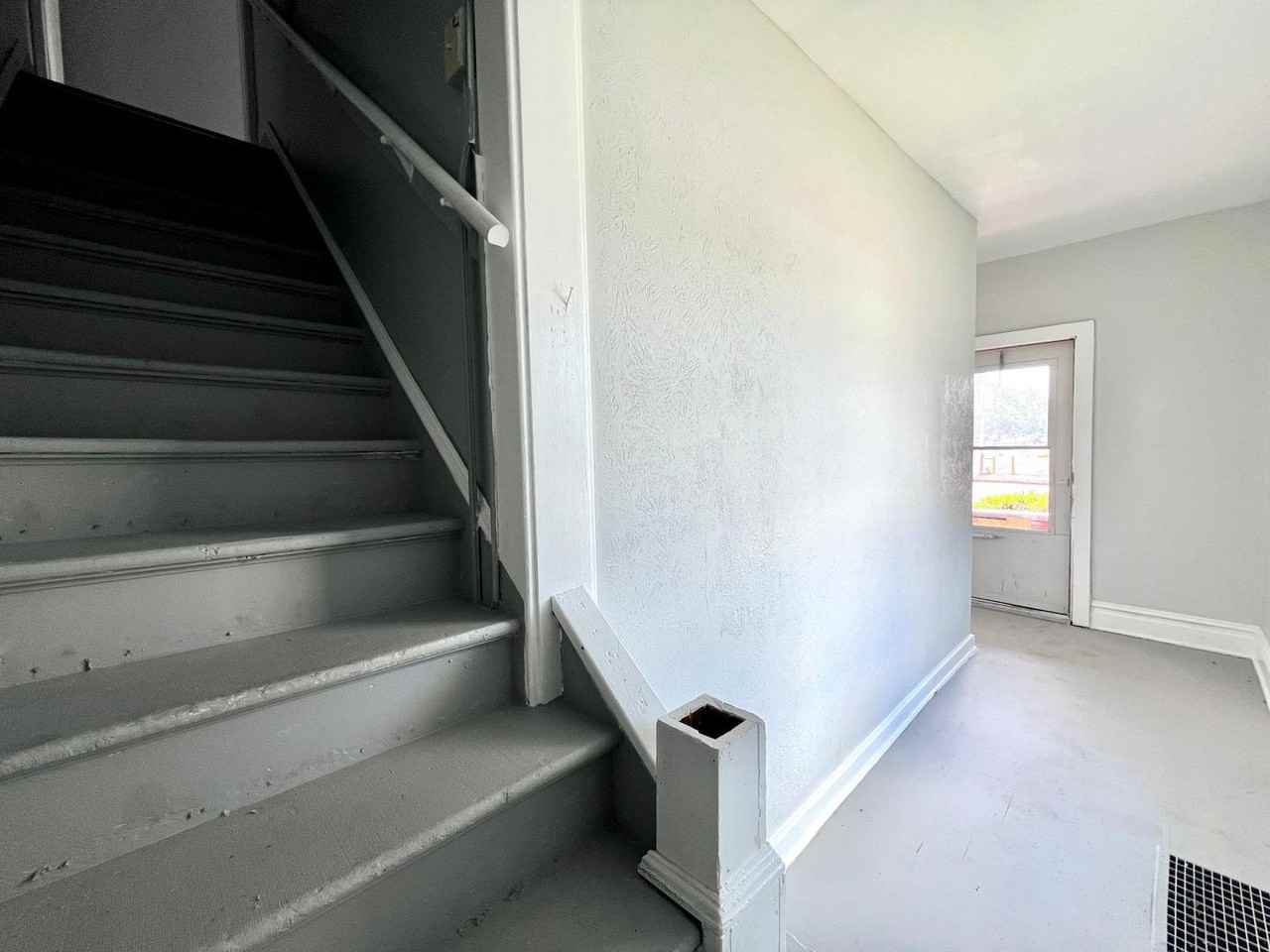 2701 Mishawaka Ave - Photo 3 of 12