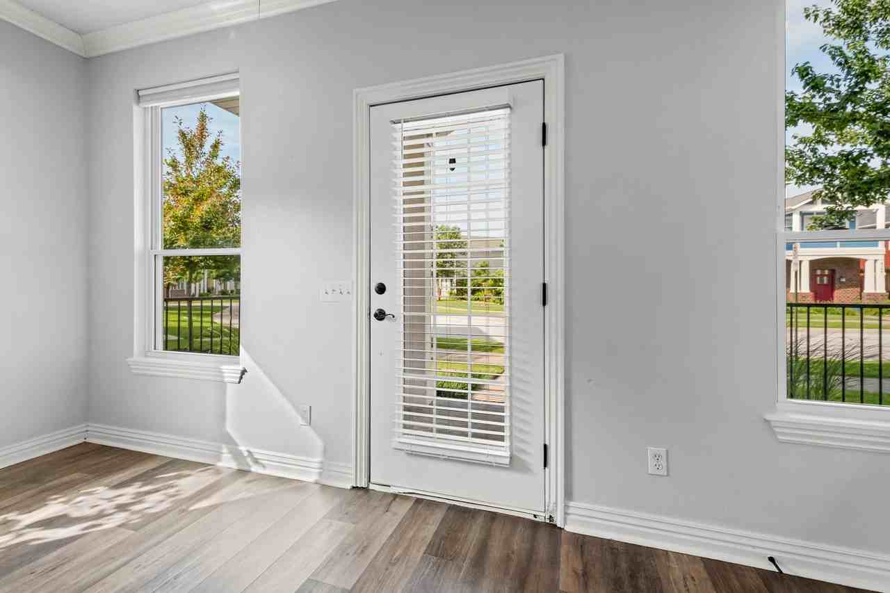 4144 W Bradstreet Ln - Photo 5 of 29