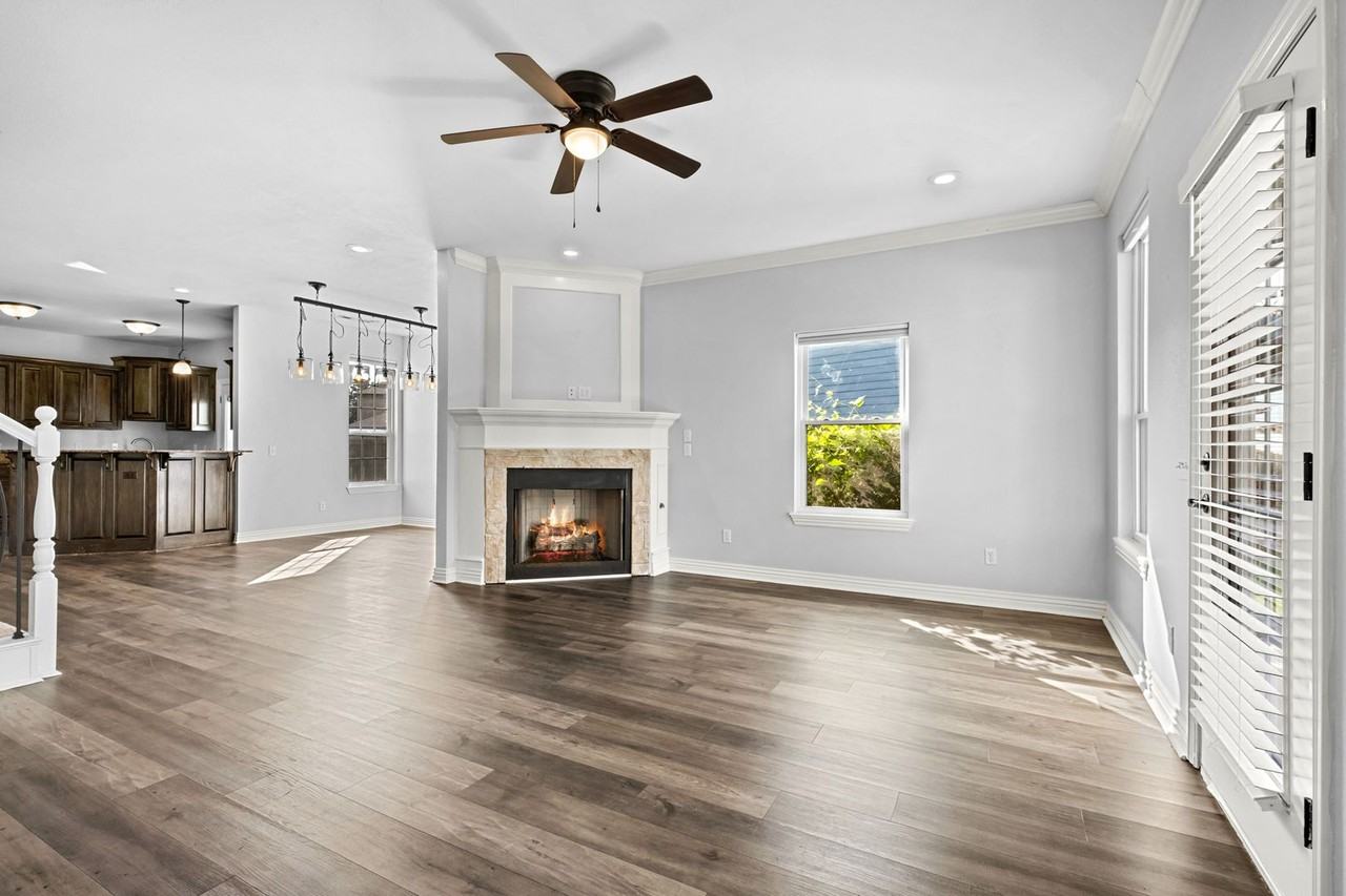 4144 W Bradstreet Ln - Photo 6 of 29