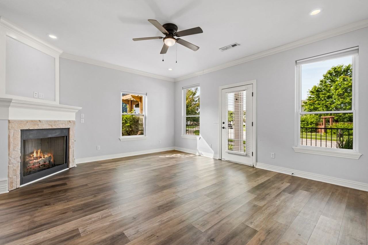 4144 W Bradstreet Ln - Photo 7 of 29