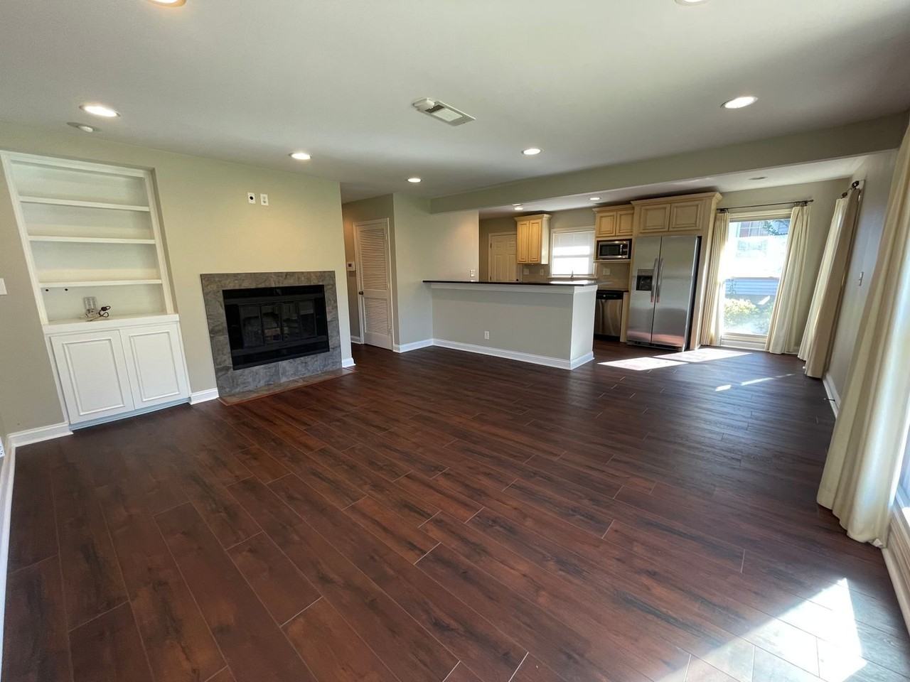 2383 Clarendon Ave - Photo 2 of 12