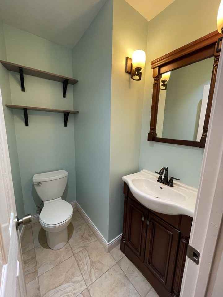 2383 Clarendon Ave - Photo 7 of 12