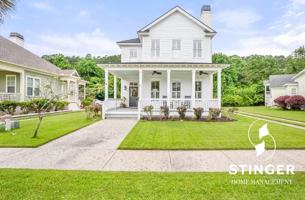 featured image of 14 Halsey Cir