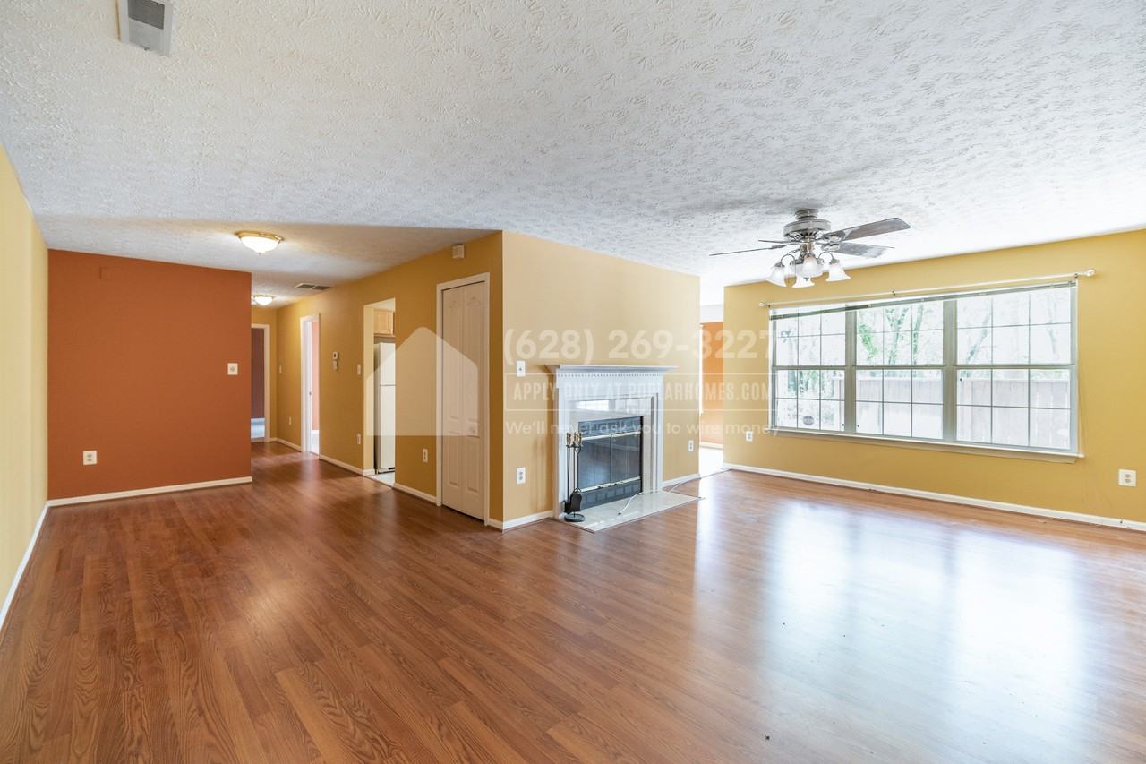 11445 Deepwood Dr - Photo 2 of 25