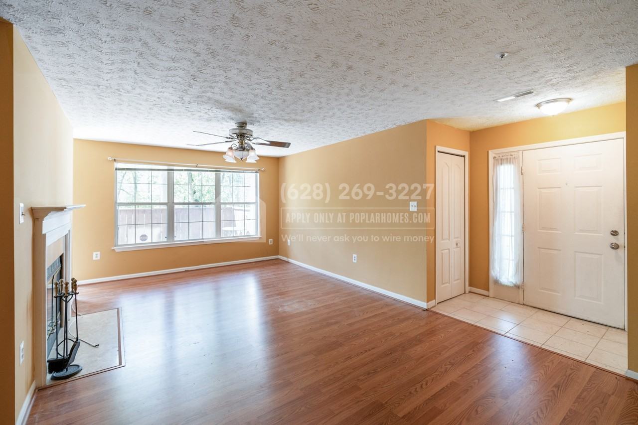 11445 Deepwood Dr - Photo 3 of 25