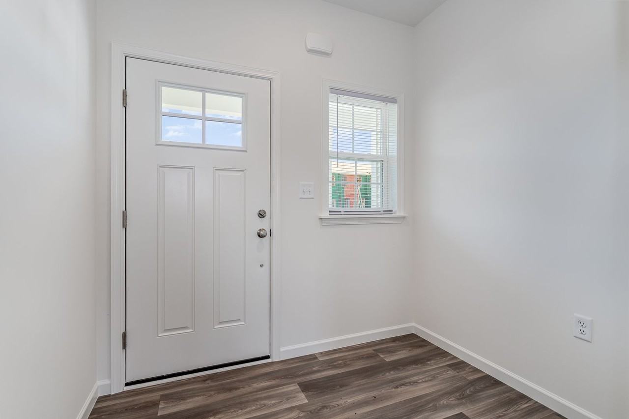 7868 Oak Brook Dr - Photo 5 of 30