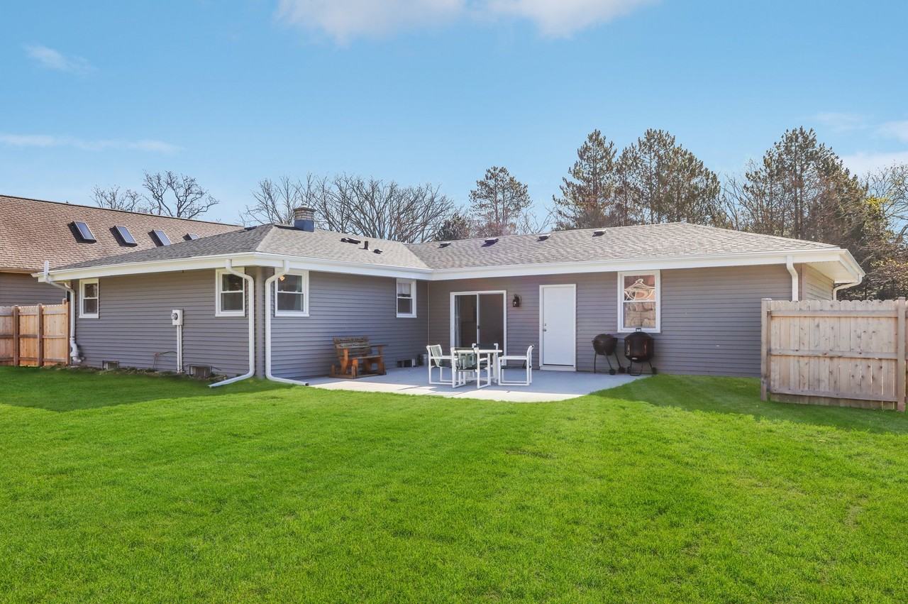 W60N873 Sheboygan Rd - Photo 3 of 16