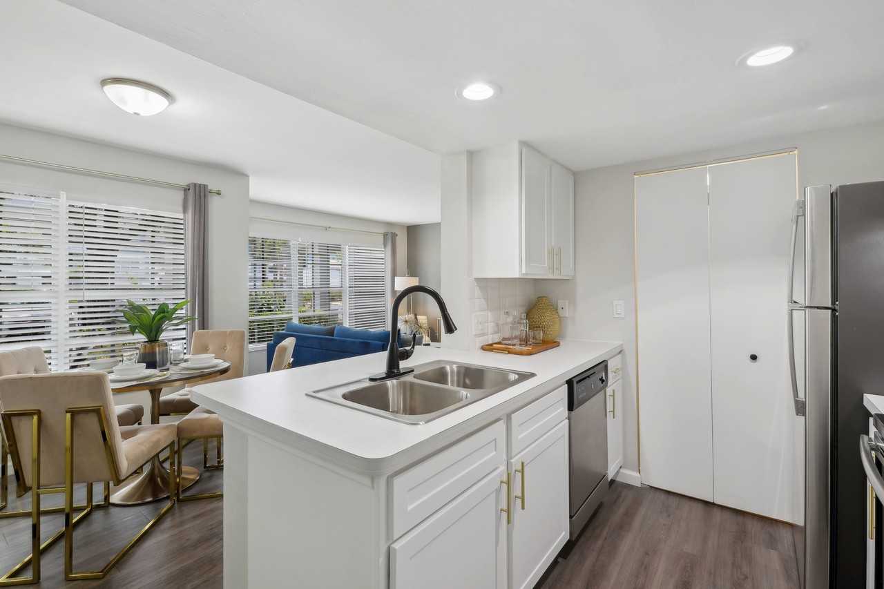 The Lennox - Photo 6 of 54