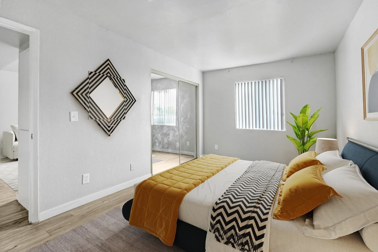 Valerio Palms - Photo 4 of 11