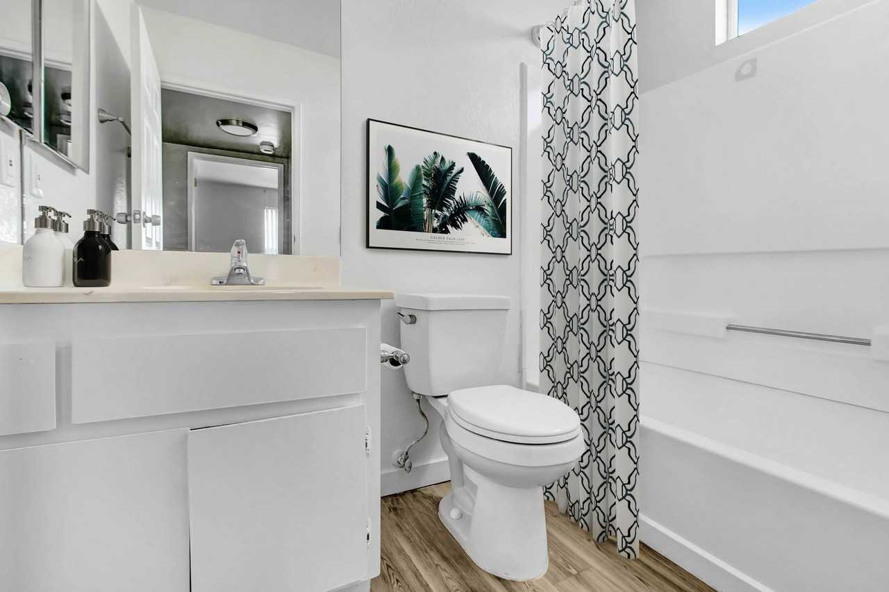 Valerio Palms - Photo 6 of 11