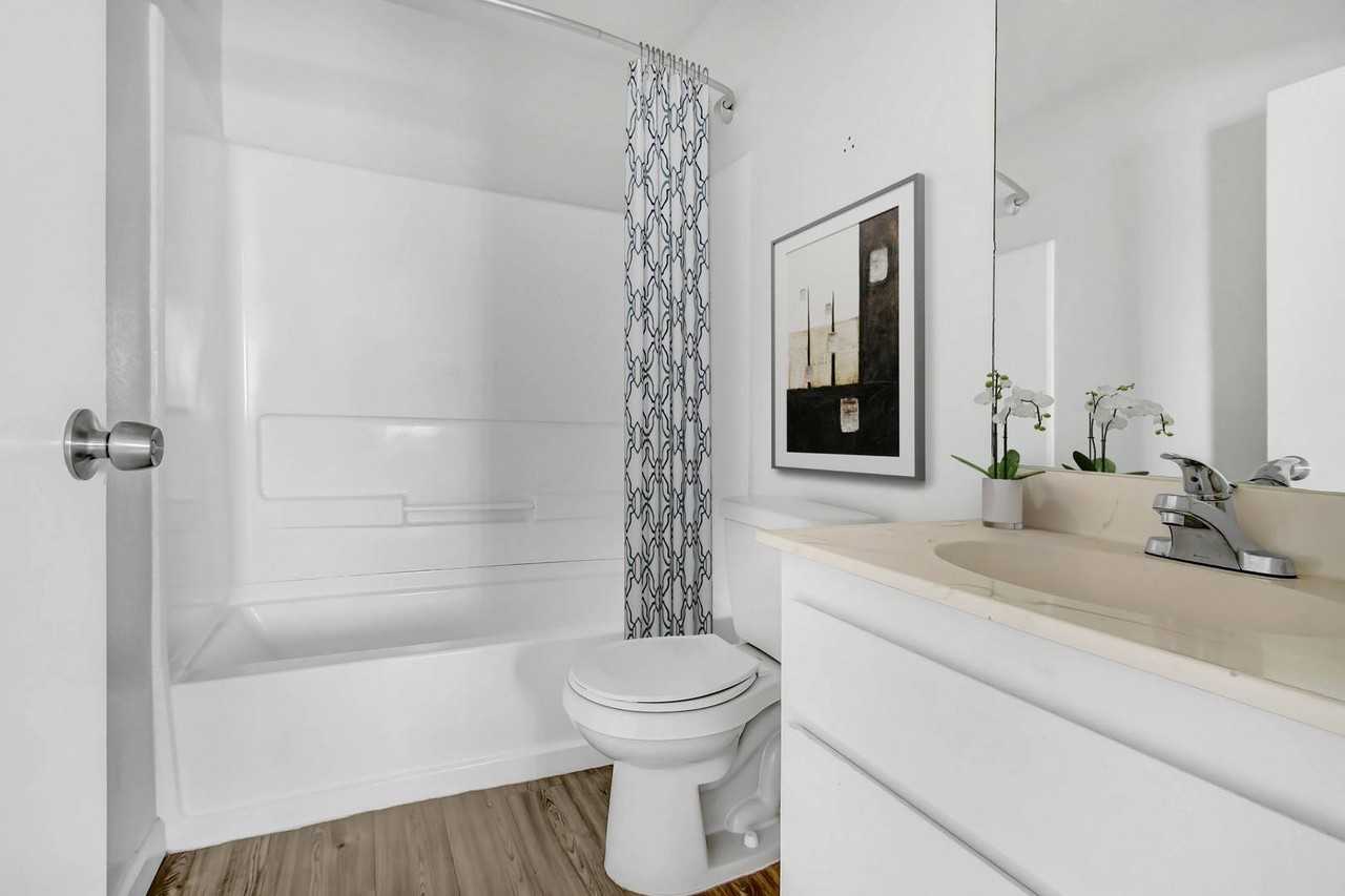 Valerio Palms - Photo 7 of 11