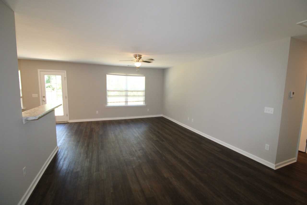 107 Callaway Cres #1 - Photo 3 of 15