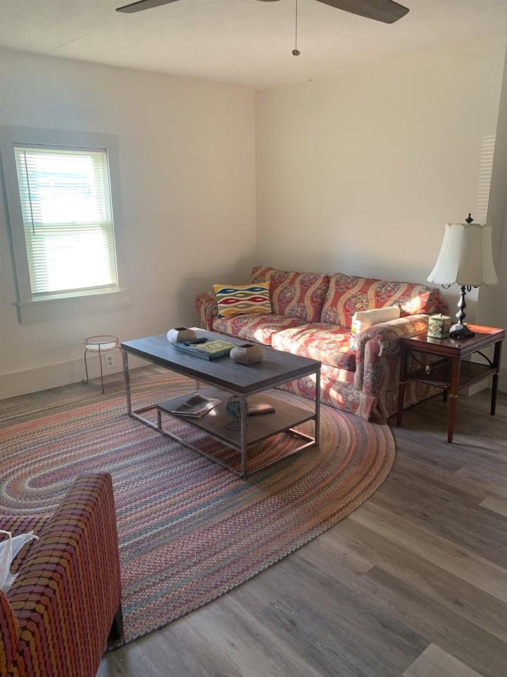 9 Seven Springs Ln - Photo 4 of 13