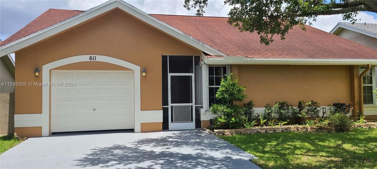 611 Nw 207th Ave - Photo 2 of 8