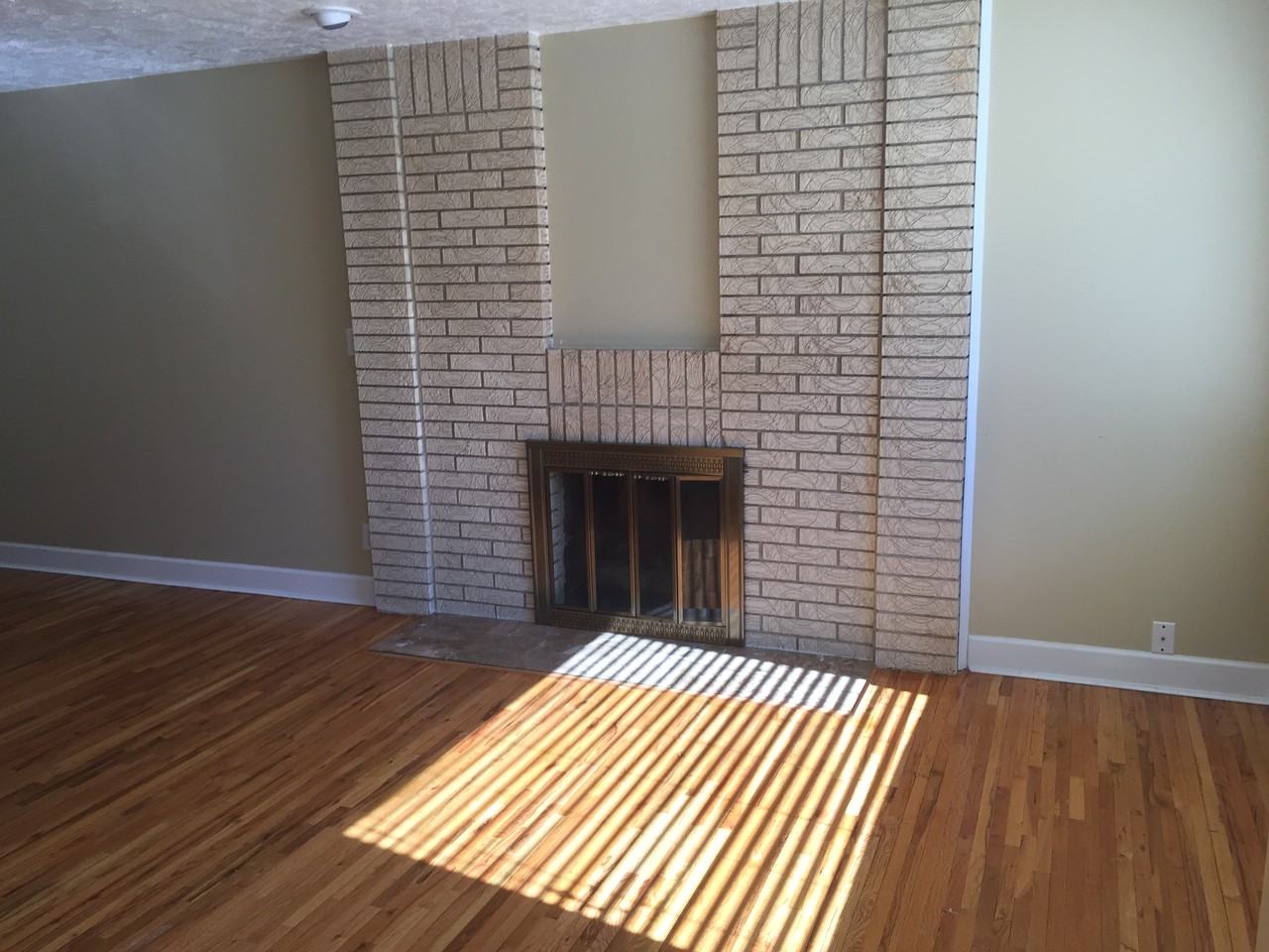 914 W 800 N - Photo 2 of 21