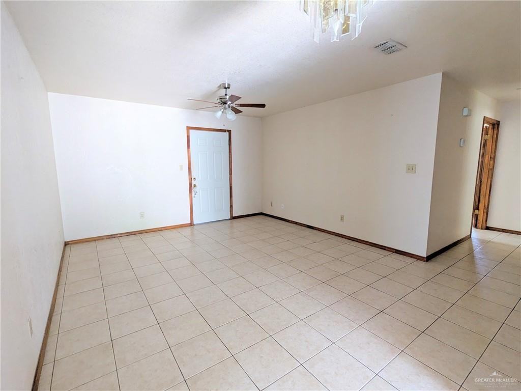 301 Jessica Jane Ave - Photo 3 of 18