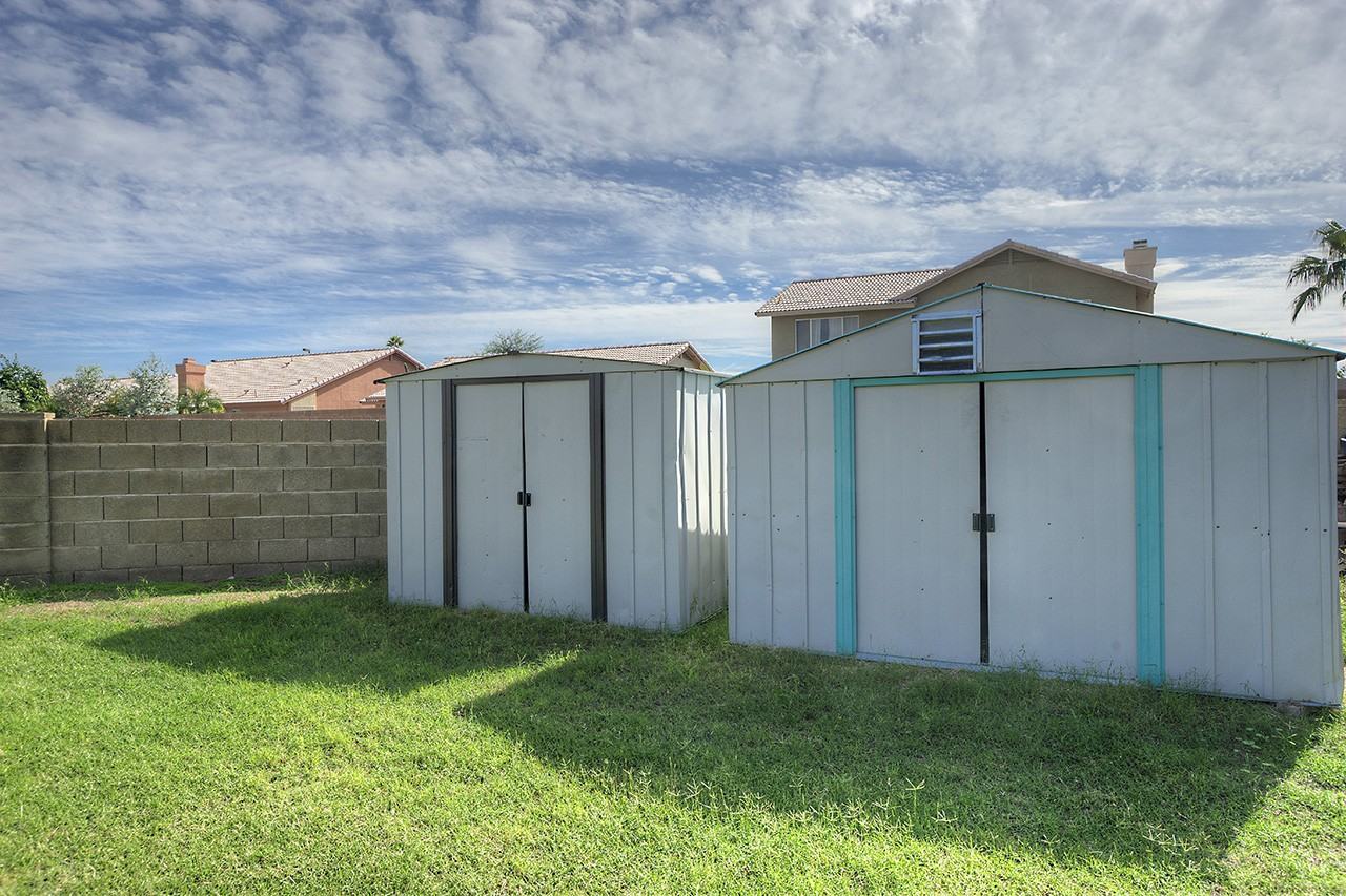 1052 S 74th Pl - Photo 3 of 25