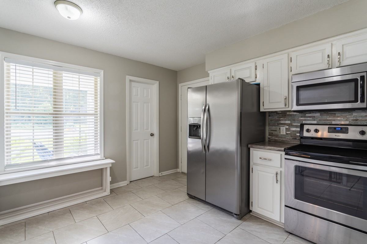 42 Jessica Ct #1 - Photo 5 of 11