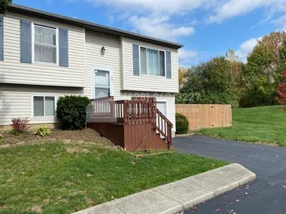 942 Pebblelane Dr - Photo 2 of 41