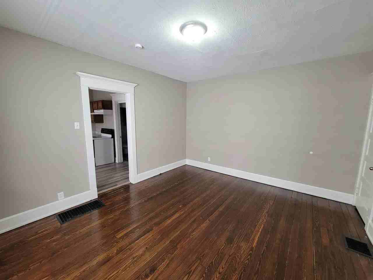 Moore 307 - I2I - Photo 3 of 8