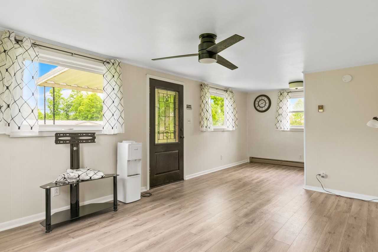 2165 Shale St - Photo 2 of 13