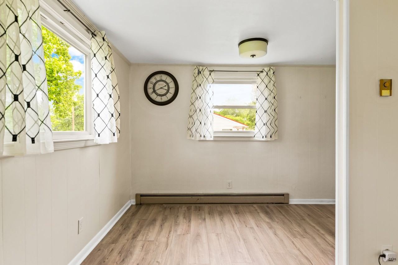 2165 Shale St - Photo 3 of 13