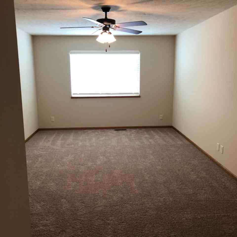 8775 Ridge Hollow Dr - Photo 7 of 11