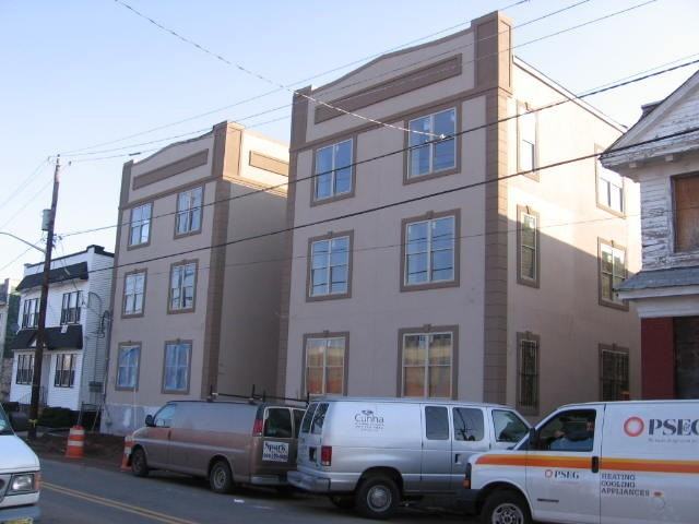 Brentwood Commons-Oakwood - Photo 5 of 13