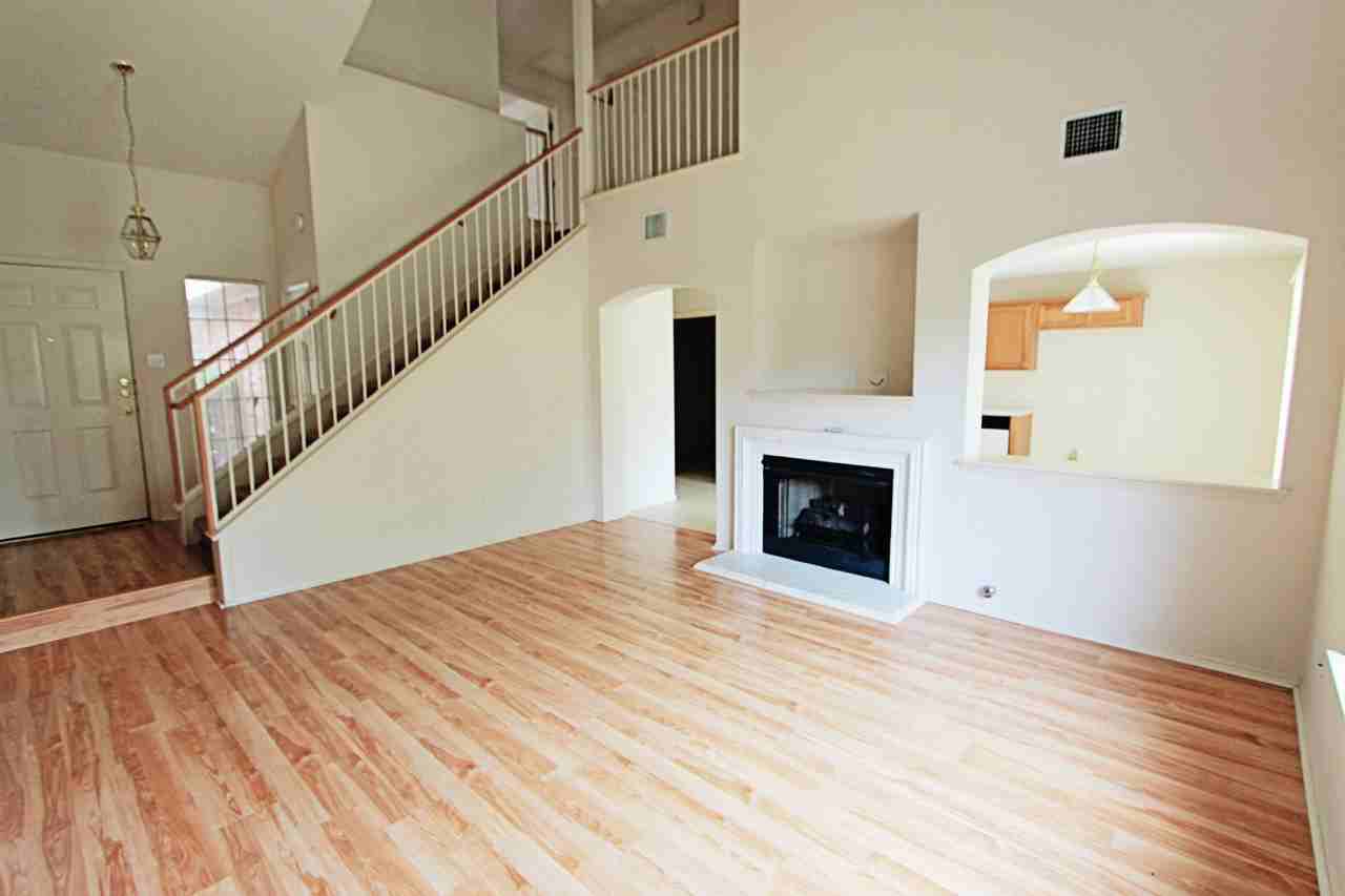 1821 Friars Tale Ln - Photo 3 of 21