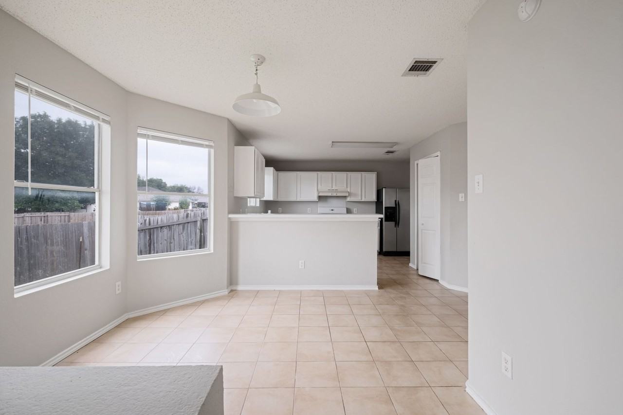 3506 Hawk View Cv - Photo 5 of 24