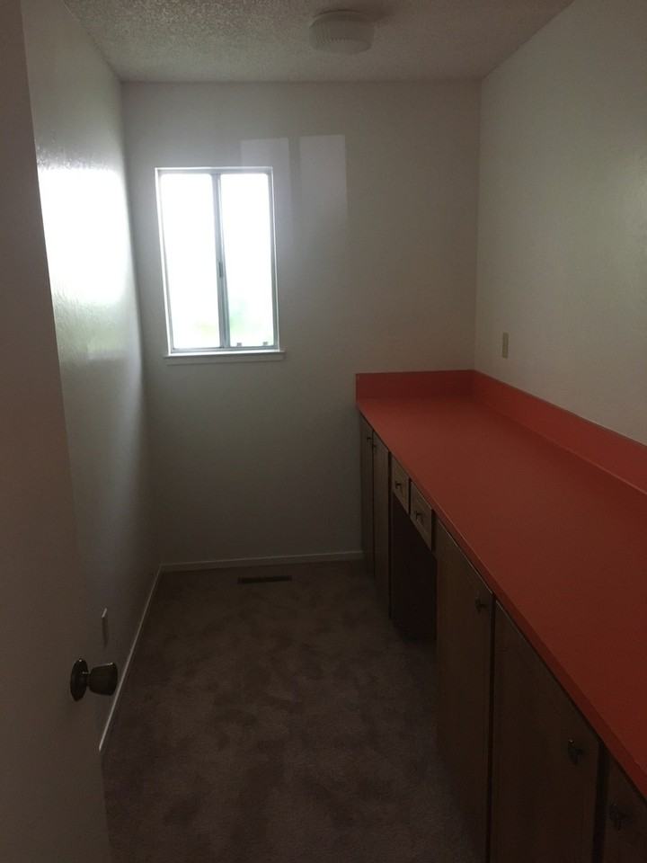 1650 Wanda Ave - Photo 3 of 22