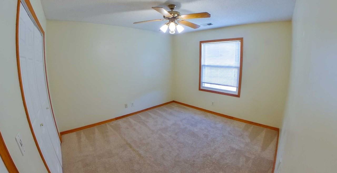 900 Davis Dr - Photo 7 of 11
