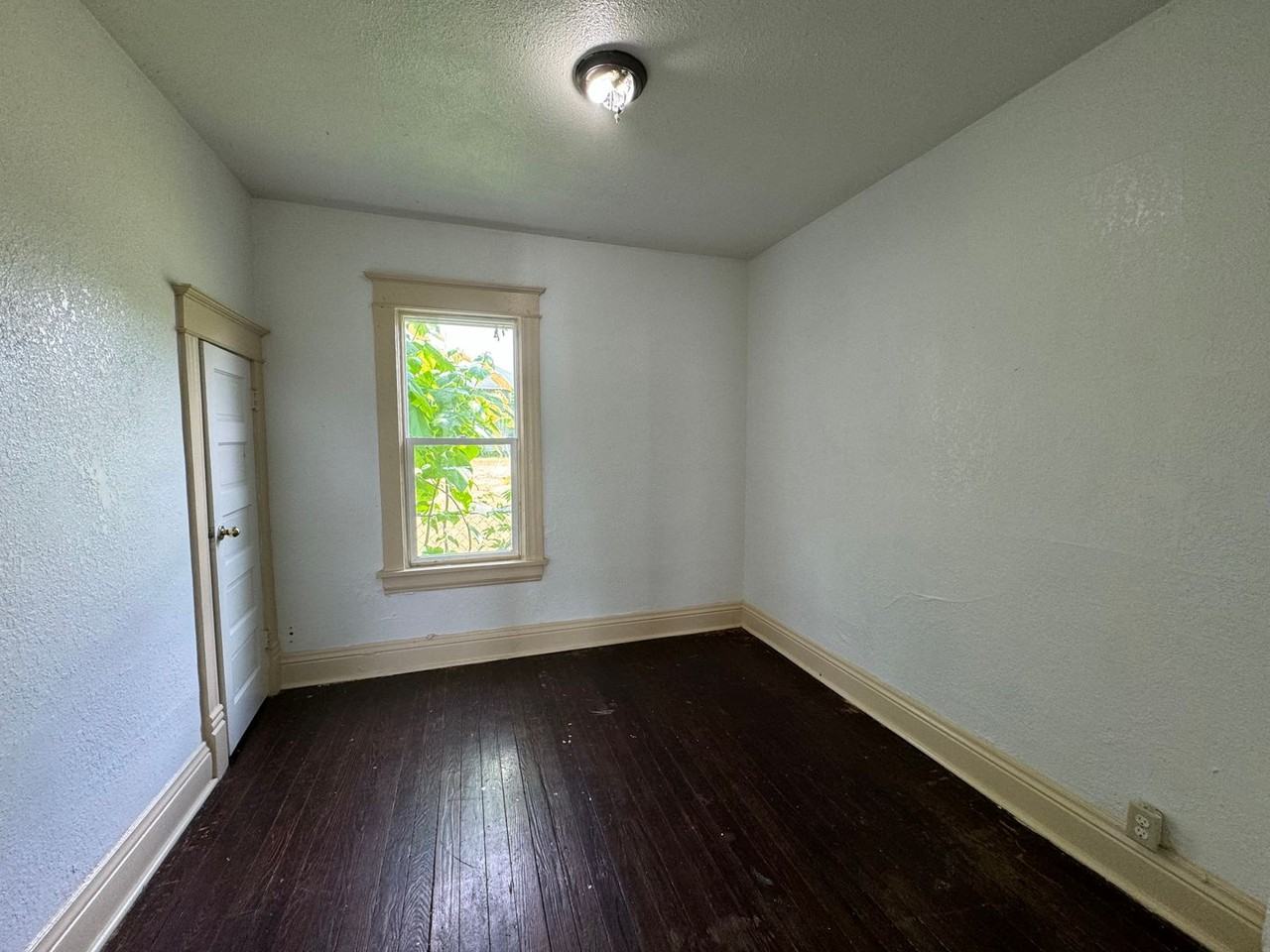 309 N Johnson St - Photo 3 of 8