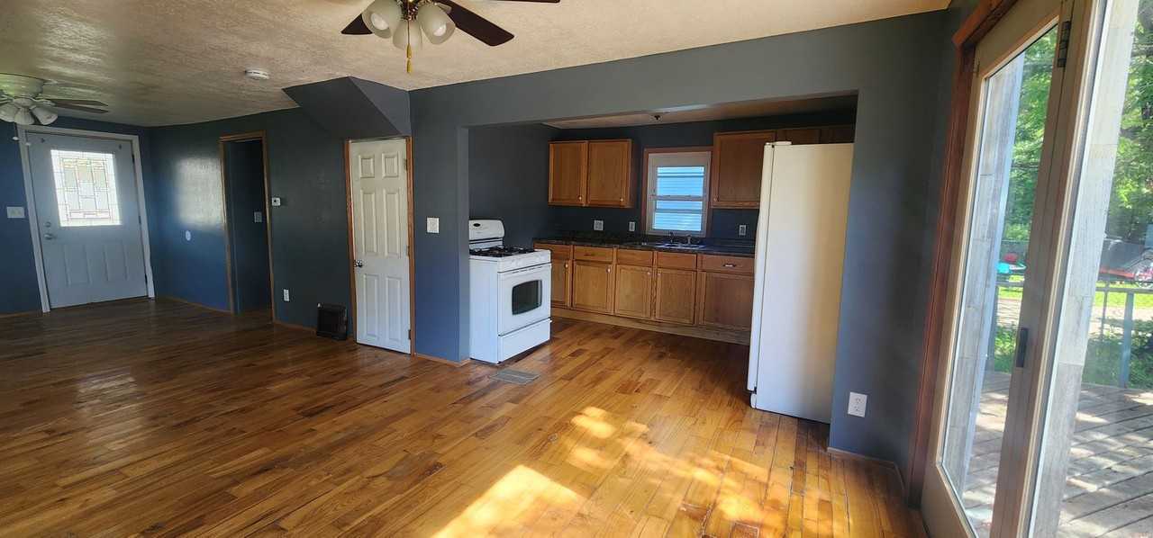 118 Clinton St - Photo 2 of 9