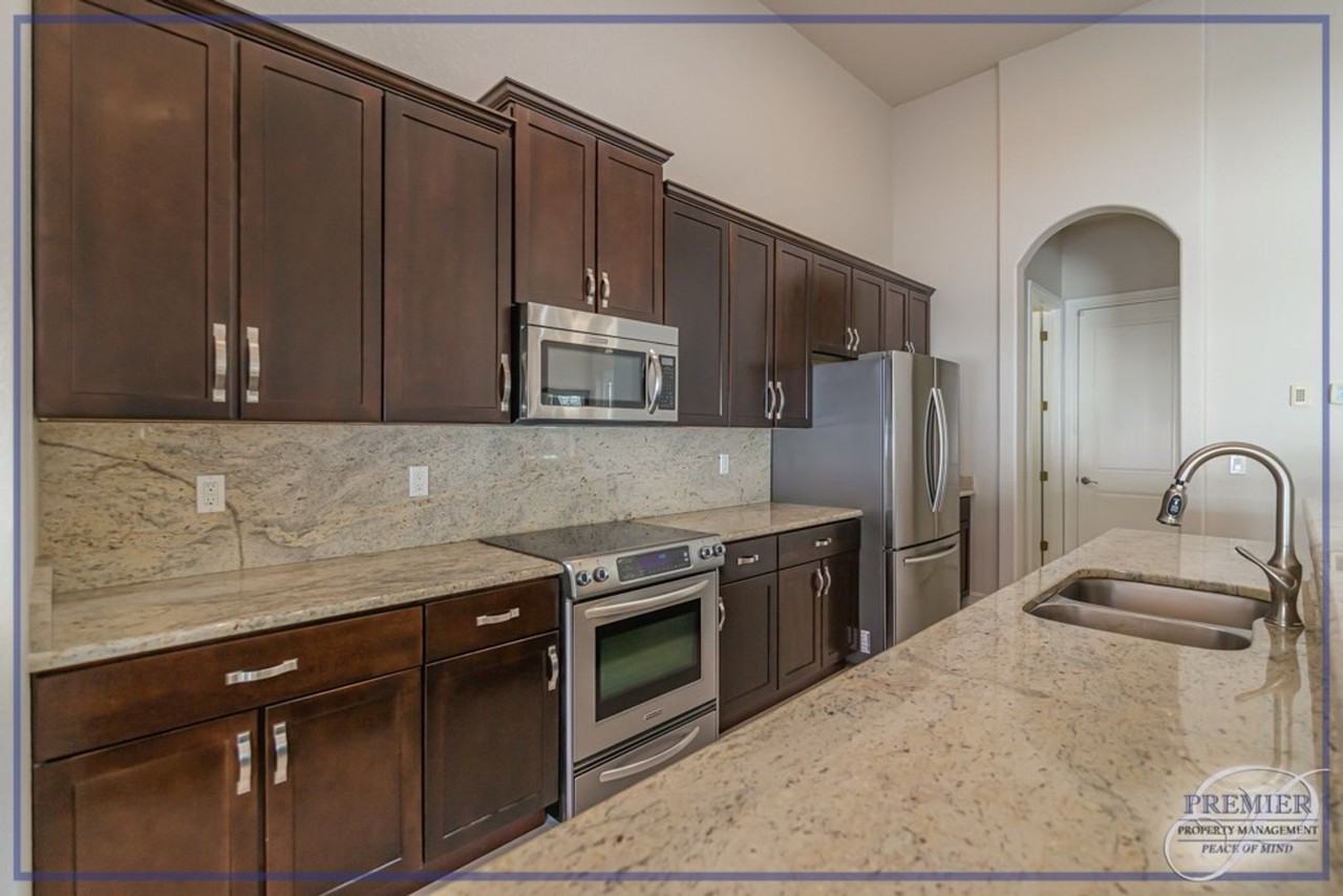 538 Eastwood Dr - Photo 2 of 30