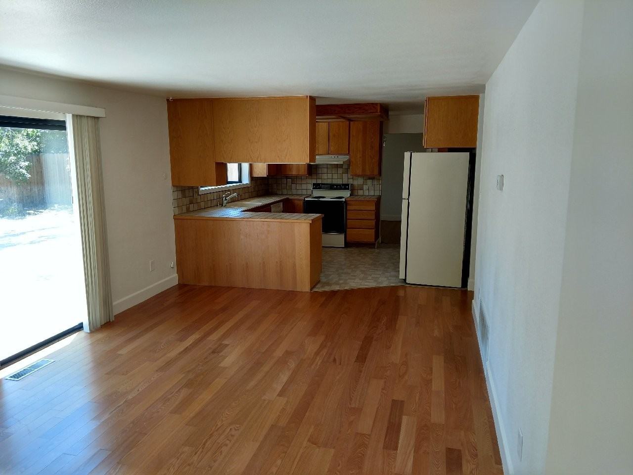 2192 Denevi Dr - Photo 4 of 17