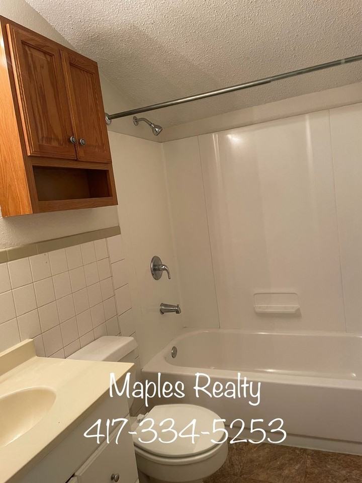 Oakland - Photo 3 of 7