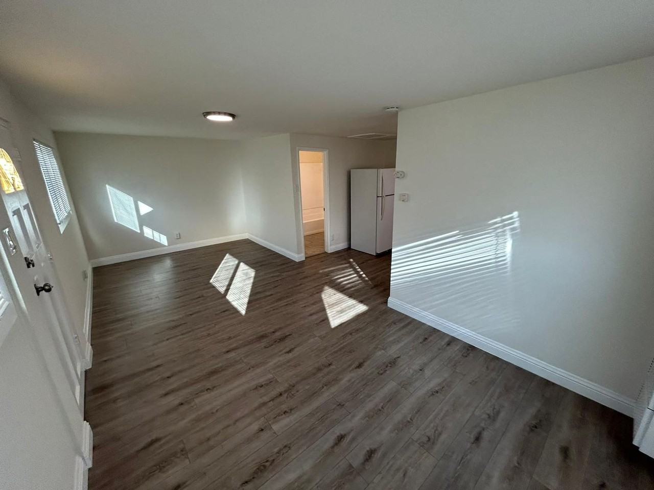 2740 E 24th St - Photo 3 of 20