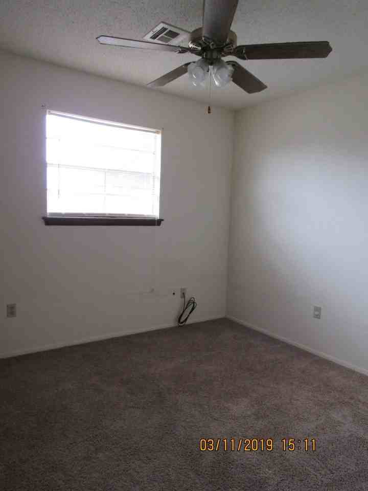 107 Sw 68th St - Photo 2 of 21