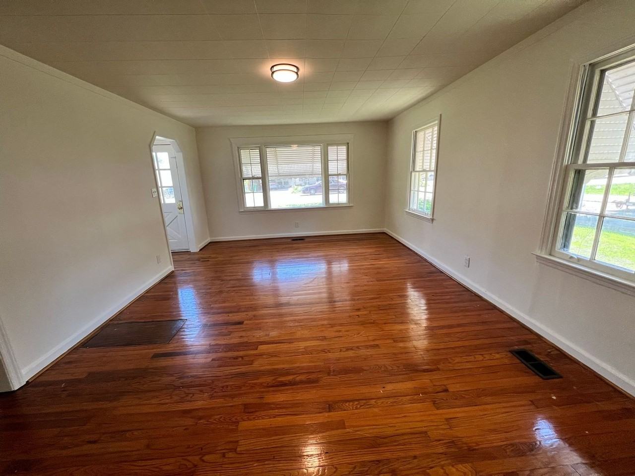 1407 S Moore Rd - Photo 4 of 14