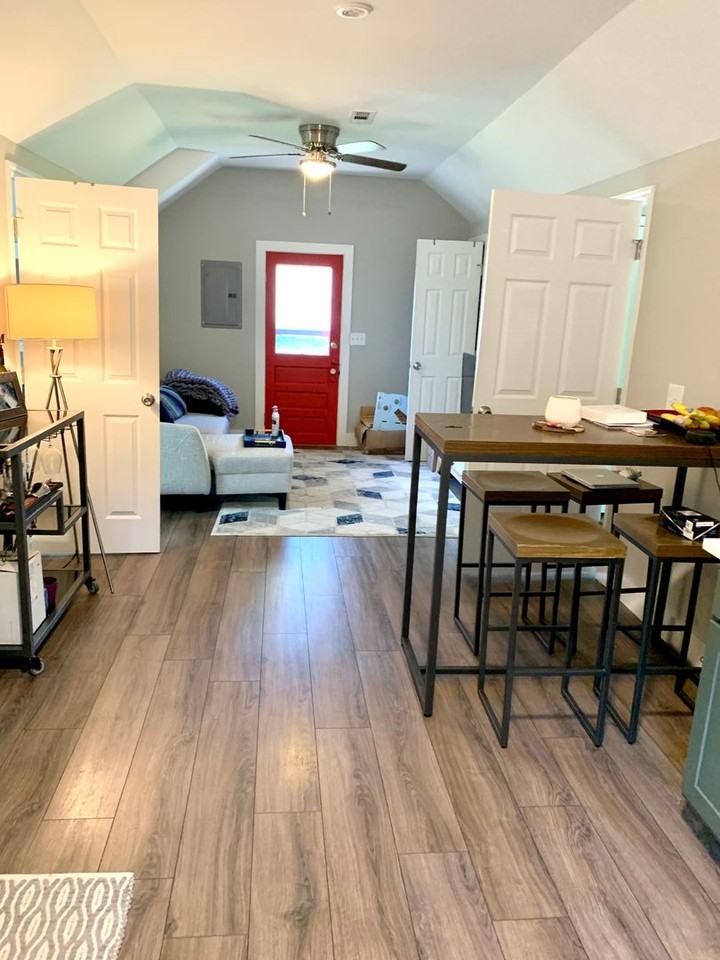 212 212 B Lanier Dr - 1 Bedroom - Photo 4 of 10